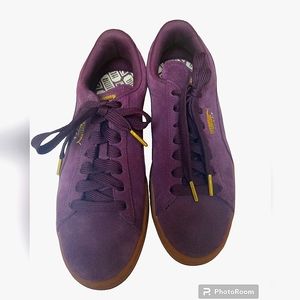 Puma  suede grape(burgundy) color sneakers in size 7 1/2  new without tag